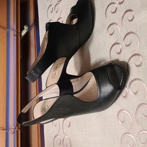 Lifestride Soft Black Pumps